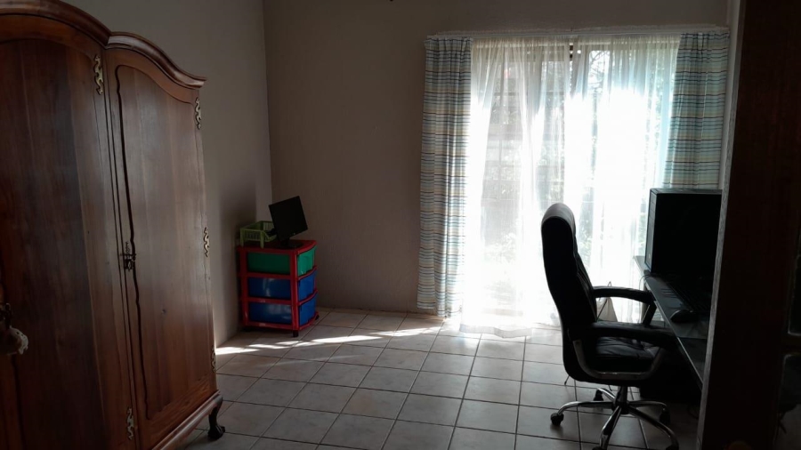 5 Bedroom Property for Sale in Riebeeckstad Free State